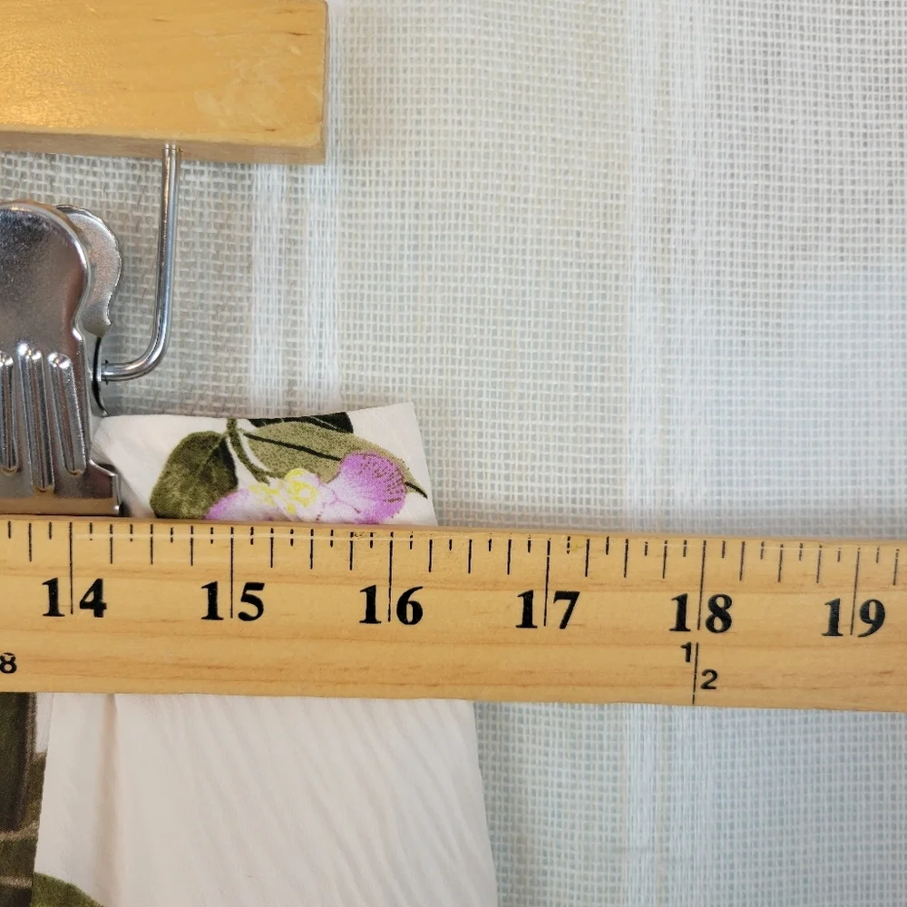 Vince Tropical Garden‎ Satin Skirt in Pale Alder Size 10